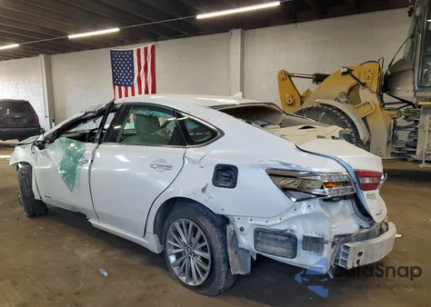 2016 Toyota Avalon Hybrid z USA, uszkodzony, nr VIN 4T1BD1EB3GU054985